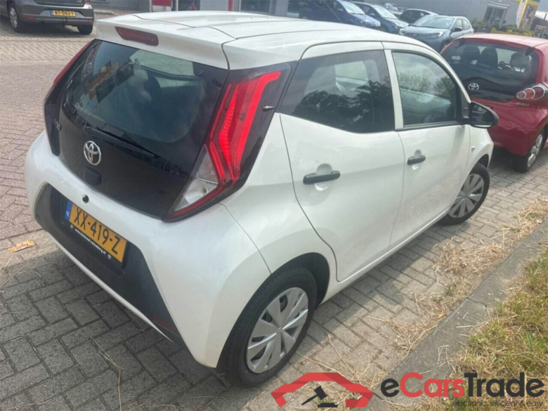 TOYOTA Aygo 1.0 VVT-i x-fun #4