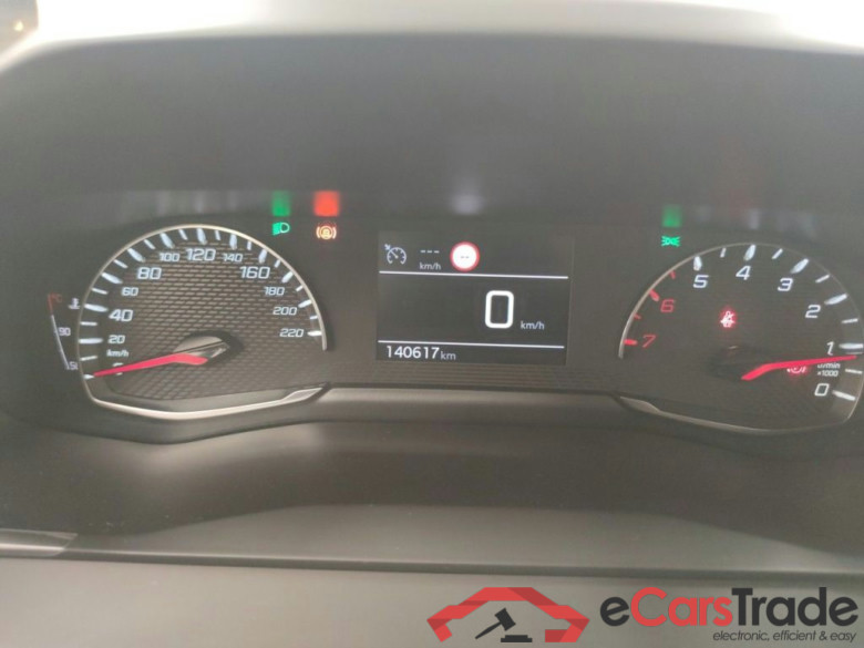 Peugeot 2008 1.2 Puretech 74KW S&S Active 5d #6