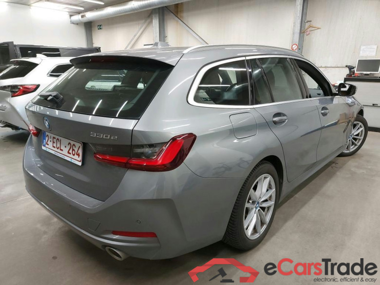 BMW - BMW 3 TOURING 330e 292PK With Heated Cognac Sensatec Sport Seats  * HYBRID * #2