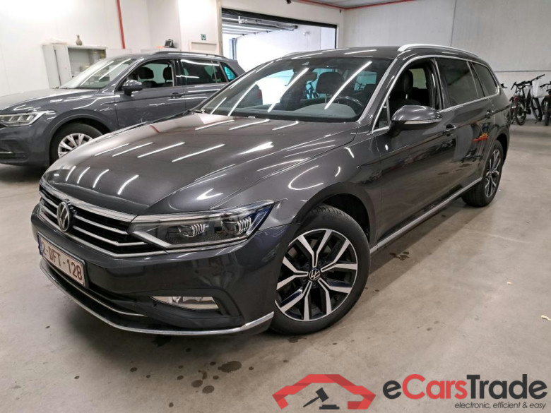 VOLKSWAGEN - VW  PASSAT VARIANT TDI SCR 150PK DSG7 Elegance Business With Ergo 14 Way Electric Driver Seat & Vienna Leather & Nav Discover Pro & LED Matrix