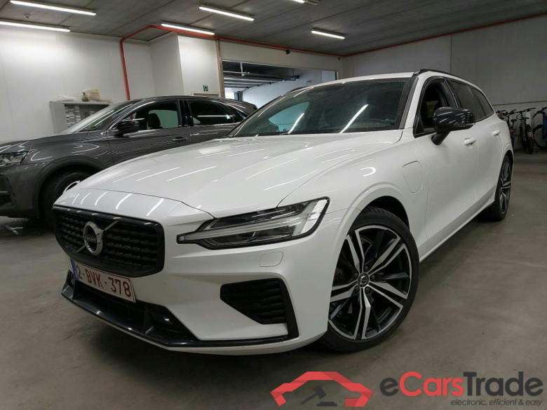 VOLVO - VOL V60 T6 Recharge 341PK 4x4 Geartronic R-Design Pack Lounge & Business Pack II & Harman Kardon Sound & 19 Inch Alloy   * HYBRID *