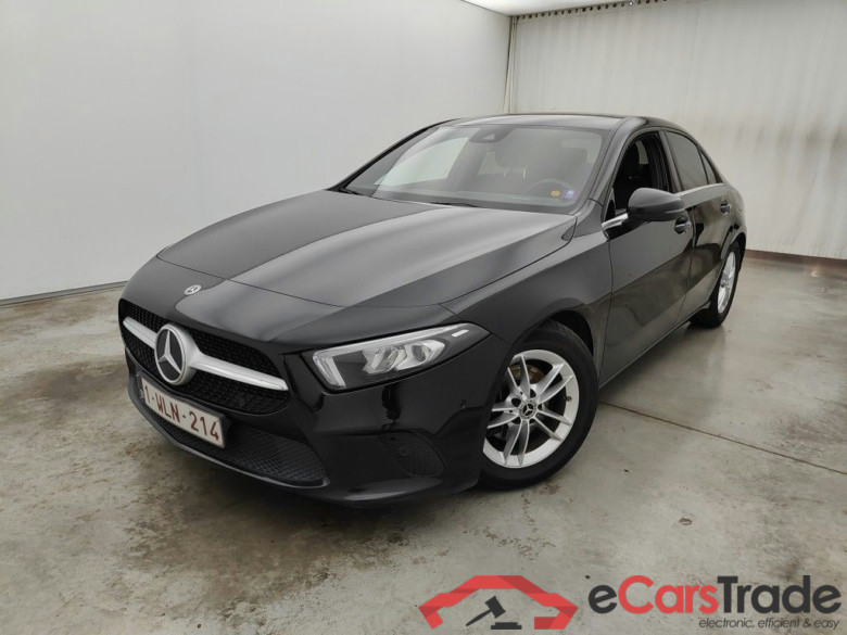Mercedes-Benz A-Klasse Limousine A 180 d DCT Business Solution 4d #1