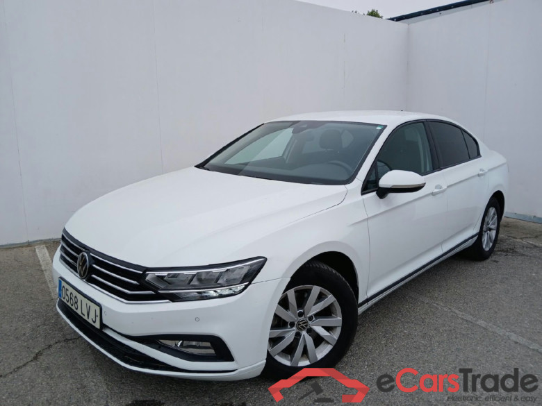 VOLKSWAGEN Passat / 2019 / 4P / sedán Business 2.0 TDI 90kW (122CV) DSG #1