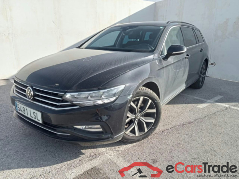 VOLKSWAGEN Passat / 2019 / 5P / familiar Variant Executive 2.0 TDI 110kW DSG #1