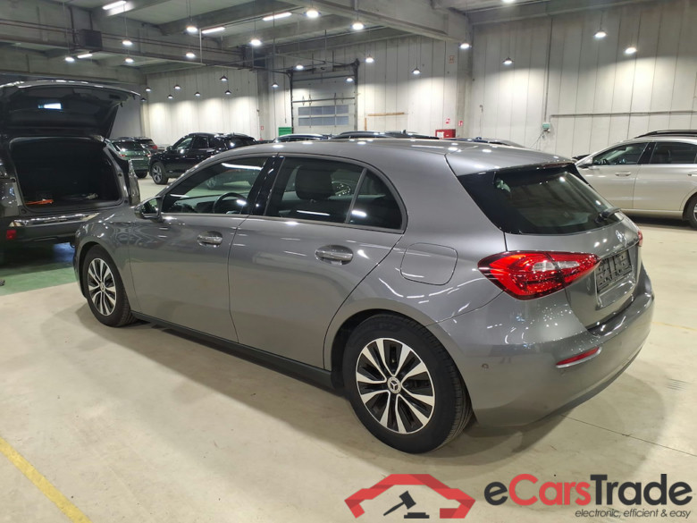 Mercedes A 180 Pano Widescreen Navi KeylessGo Klima PDC ... #4