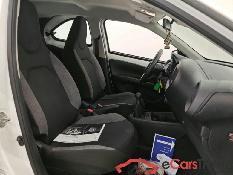 Toyota AYGO X 1.0 VVT-i MT 5d #3
