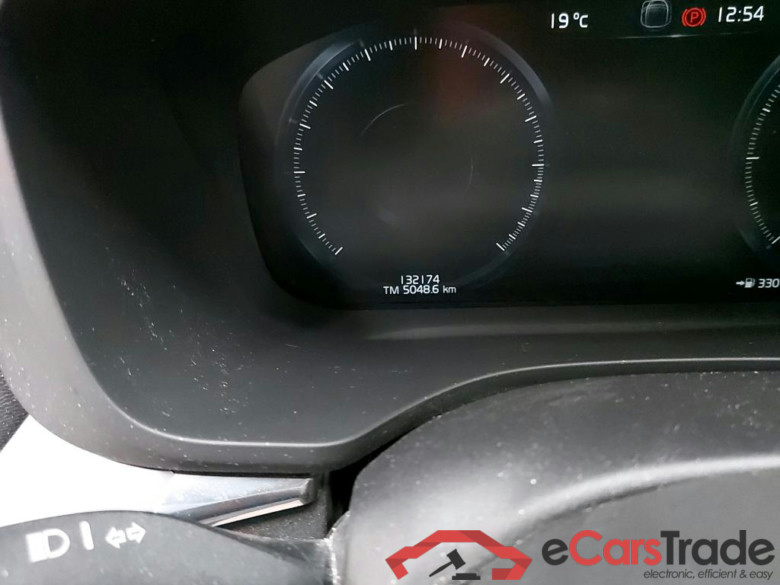 VOLVO - VOL XC60 D3 150PK Momentum Pro With Moritz Leather & Pack Business & Semi Auto Foldable Towing Hook #5
