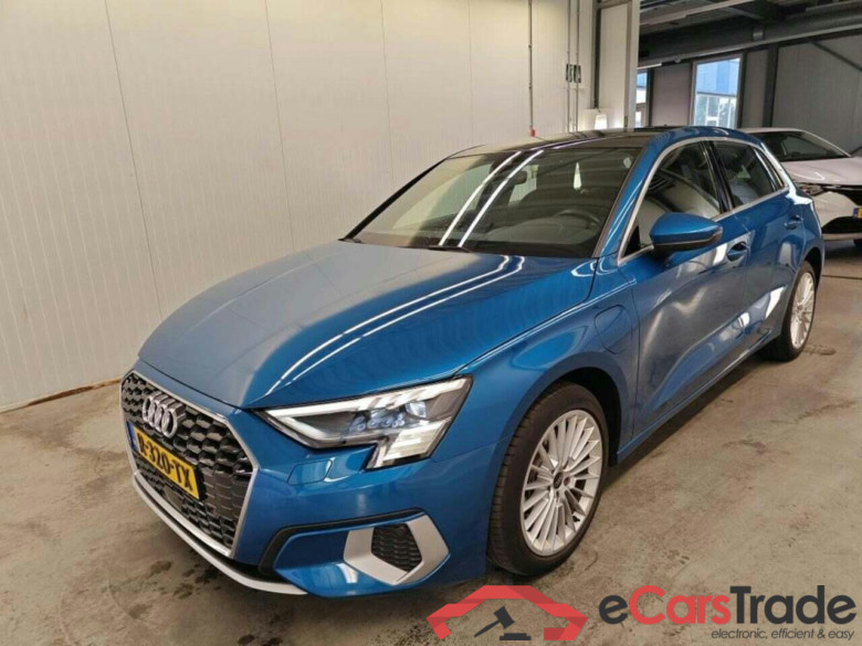 AUDI A3 Sportback 40 TFSI e Adv edit.