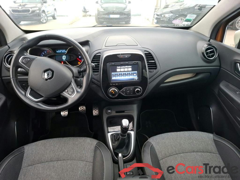 RENAULT Captur / 2017 / 5P / Crossover Intens TCe 150 FAP #5