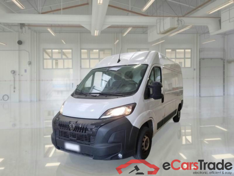 PEUGEOT BOXER / 2023 / 4P / FURGONE 2.2 BLUEHDI 120 SeS 330 L2H2