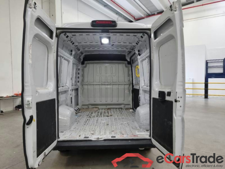 PEUGEOT BOXER / 2023 / 4P / FURGONE 2.2 BLUEHDI 120 SeS 330 L2H2 #5