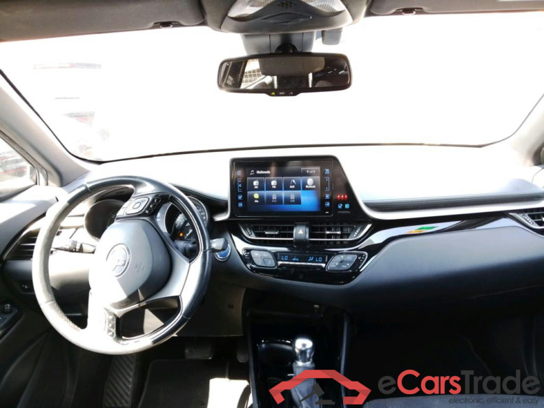TOYOTA C-HR / 2016 / 5P / todoterreno 1.8 125H Advance (CX) #3