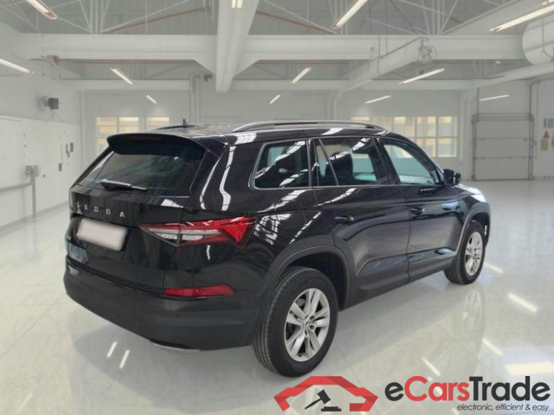 SKODA KODIAQ / 2021 / 5P / SUV 2.0 TDI 110KW EXECUTIVE DSG 5P #2