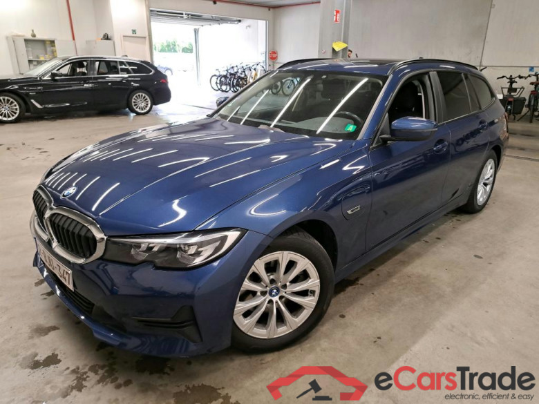 BMW - BMW 3 TOURING 320e 204PK Business Edition & Pack Business Plus & Active Cruise & Driving Assistant Pack & Travel & Pano Roof & Parking Assistant Pack  * HYBRID *