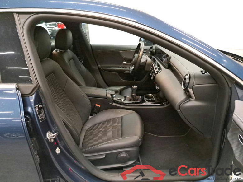MERCEDES - MER CLA SHOOTING BRAKE 180 d 116PK Business Solution With Artico Leather & Trailer Hook #3