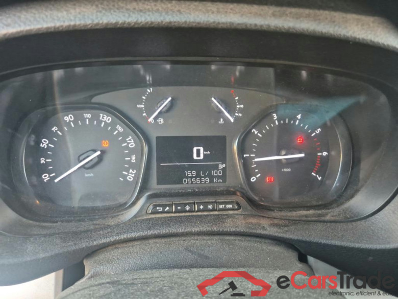 TOYOTA Proace Verso / 2020 / 5P / monovolumen 1.5D 120CV VX SHUTTLE L1 #4