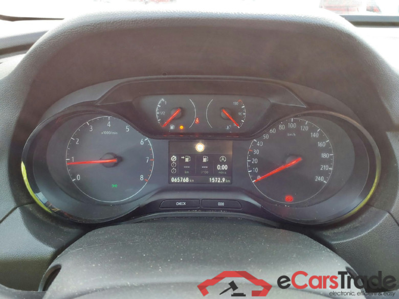 OPEL Grandland X / 2017 / 5P / todoterreno 1.2 Turbo Design Line #5