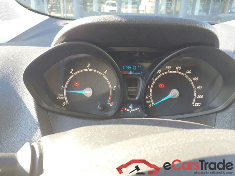 Ford Tourneo Courier 1.5 TDCi  #6