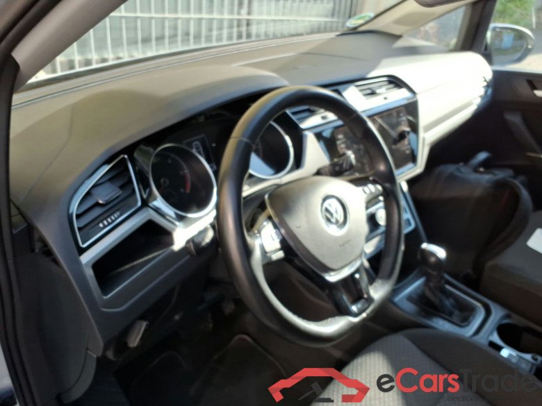Volkswagen Touran  #5