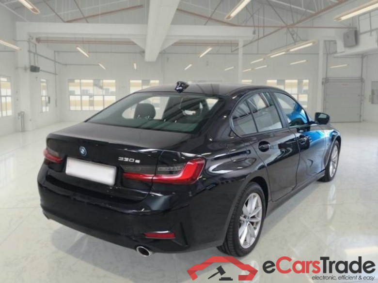 BMW SERIE 3 / 2018 / 4P / BERLINA 330E BUSINESS ADVANTAGE AUT. #2