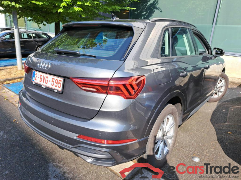 AUDI Q3 1.4 45 TFSI E S TRONIC S LINE #4