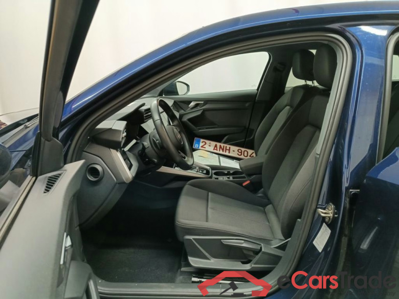 Audi A3 Sportback 1.0 30 TFSi 81kW S tronic Adv. Bus. Ed. 5d #3