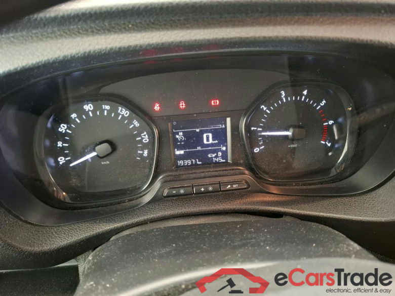 PEUGEOT Expert / 2016 / 4P / Fourgon tôlé 1.5 BHDI 120 S&S TAILLE M #6