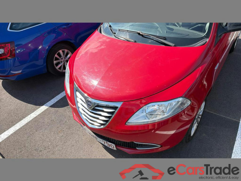 LANCIA Ypsilon 5P/D CNG Ypsilon CNG 0.9 TwinAir EcoChic Gold #2