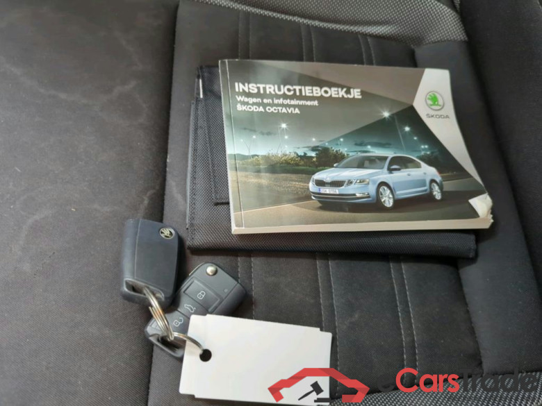 SKODA Octavia Combi 110 kW #6