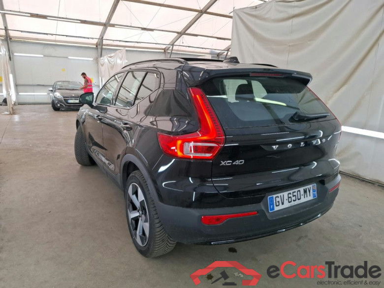 VOLVO XC40 2022 5P SUV B3 163 DCT 7 Ultimate #2