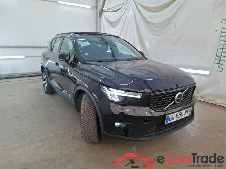 VOLVO XC40 2022 5P SUV B3 163 DCT 7 Ultimate #4