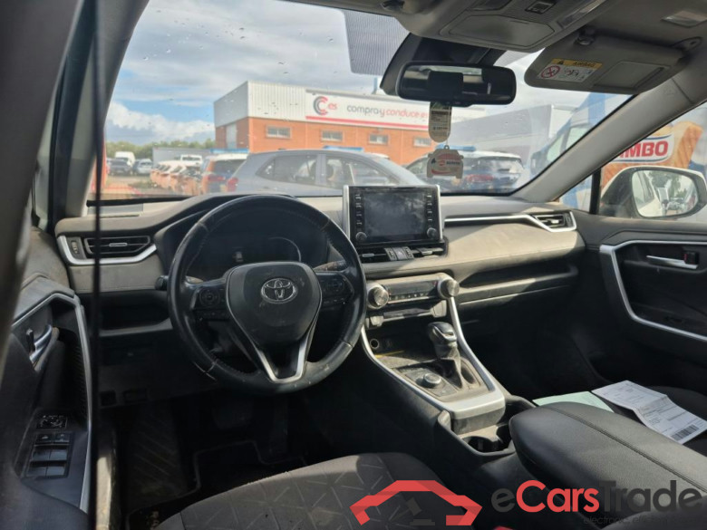 TOYOTA Rav4 / 2018 / 5P / todoterreno 2.5l 220H Advance 4WD #3