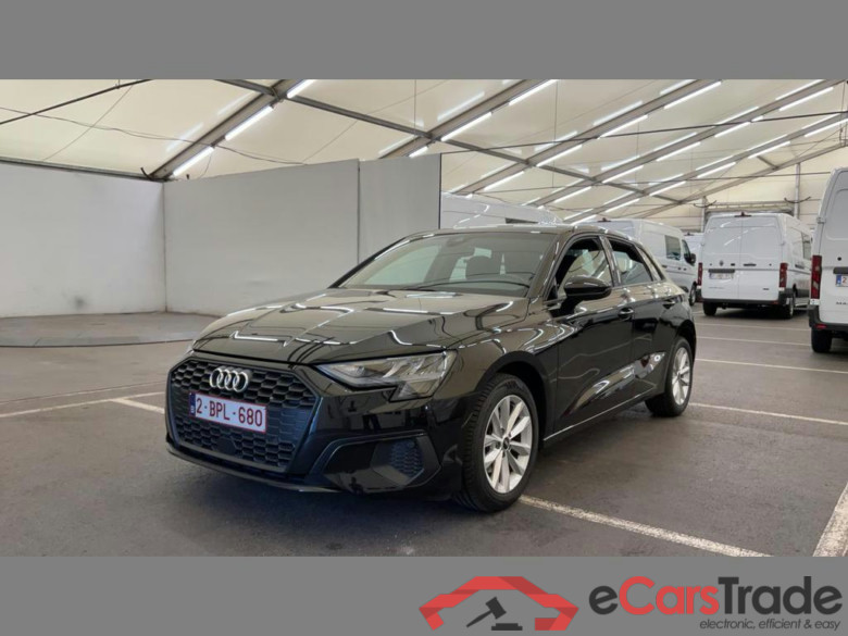 AUDI A3 Sportback 30 TFSI Attraction #1