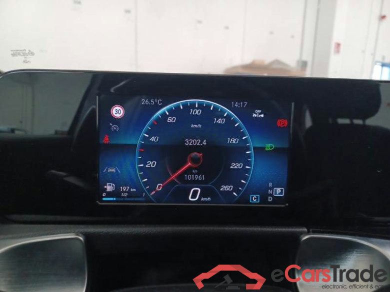 MERCEDES-BENZ GLB / 2019 / 5P / SUV GLB 180 D AUTOMATIC BUSINESS #4
