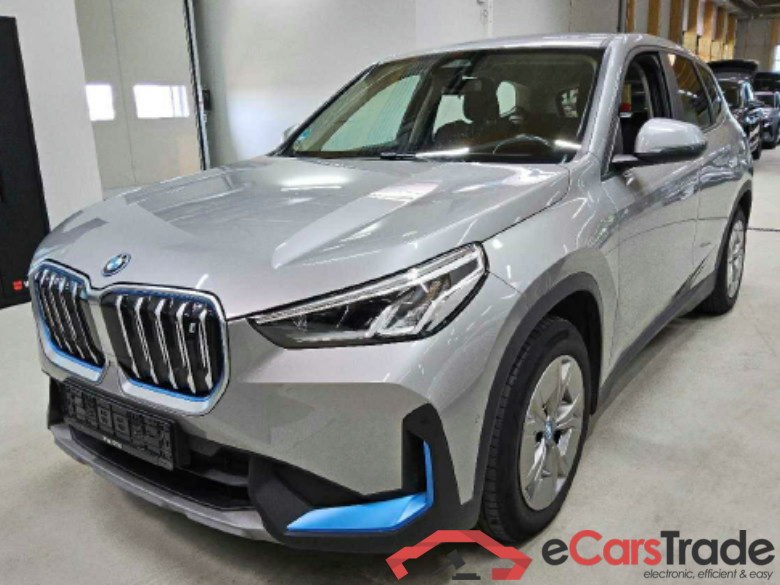 iX1 30 xDrive 64kWh #1