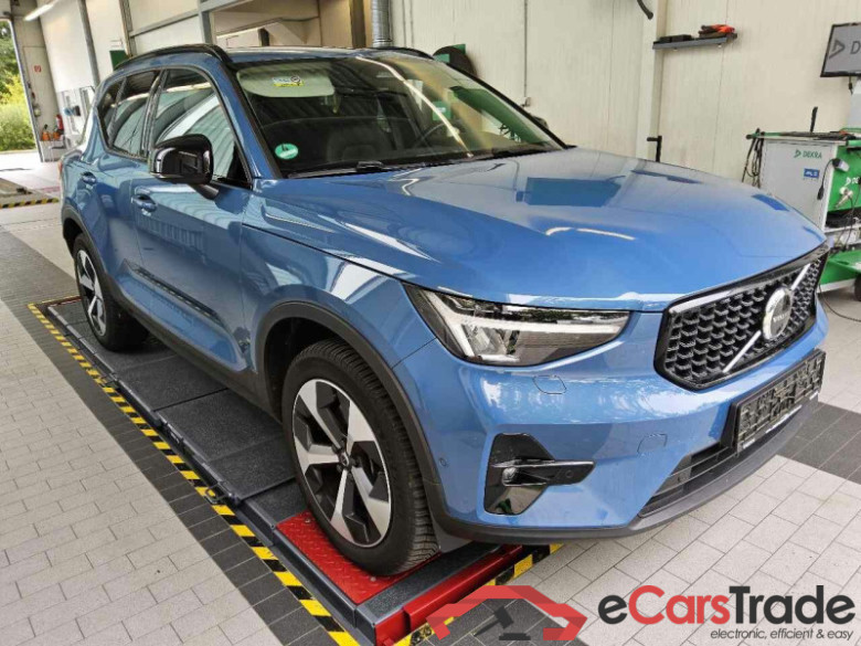 Volvo XC40 (2017->) DE - SUV5 B4 2WD EU6d, Plus Dark, (Facelift) 2022 - 2024 #2