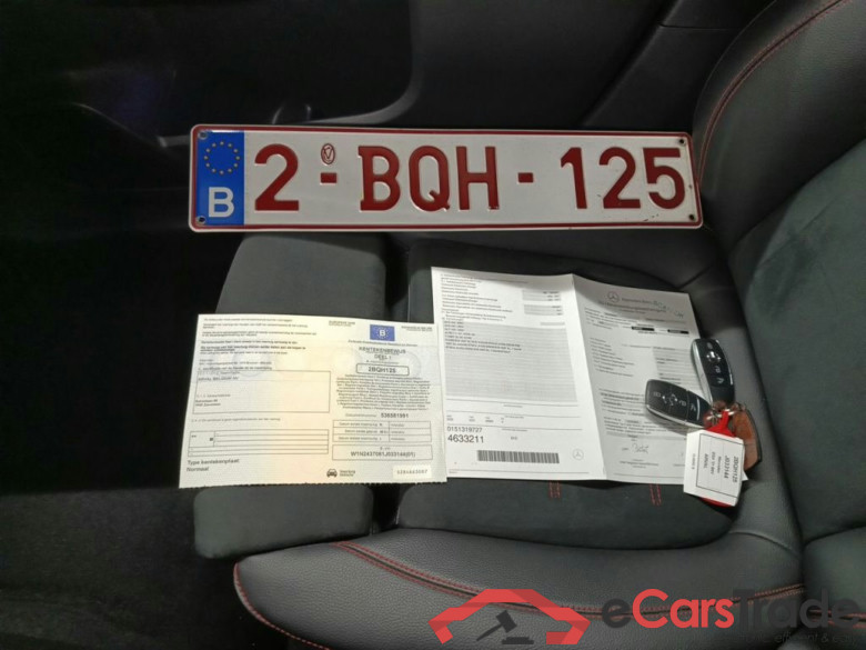 Mercedes-Benz EQA EQA 300 4MATIC Business Solution Luxury 5d #4