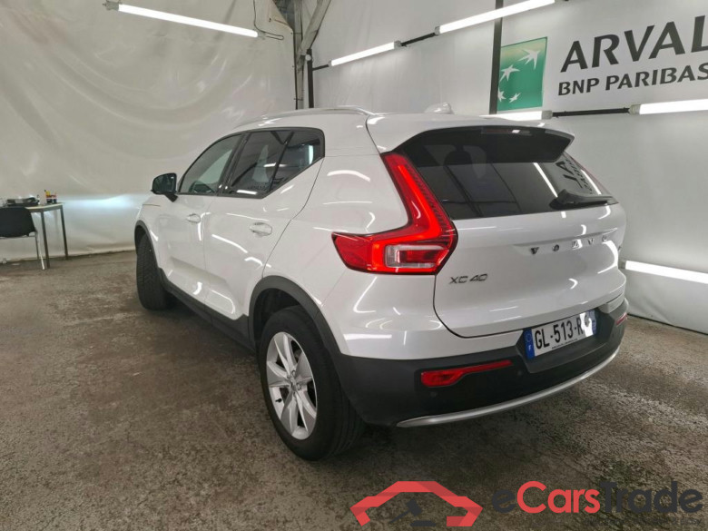 VOLVO XC40 / 2022 / 5P / SUV B3 163 DCT 7 Start #2