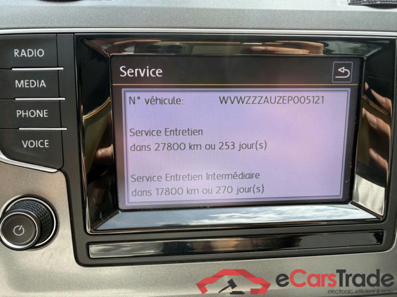 VOLKSWAGEN Golf VII Golf   Trendline 1.2 TSI BlueMotion Technology 63 kW (85 ch) 5 vitesses manuel #1