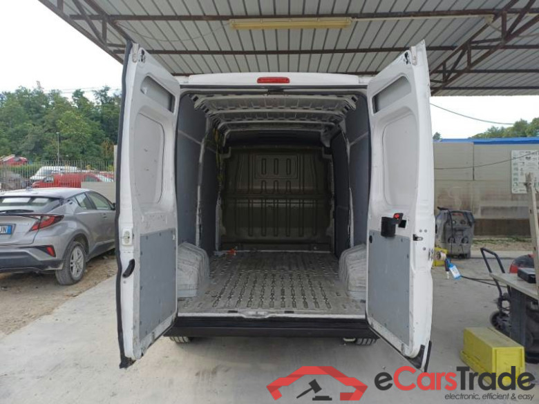PEUGEOT BOXER / 2014 / 4P / FURGONE 333 L2H2 2.2 BLUEHDI 140CV SeS #5
