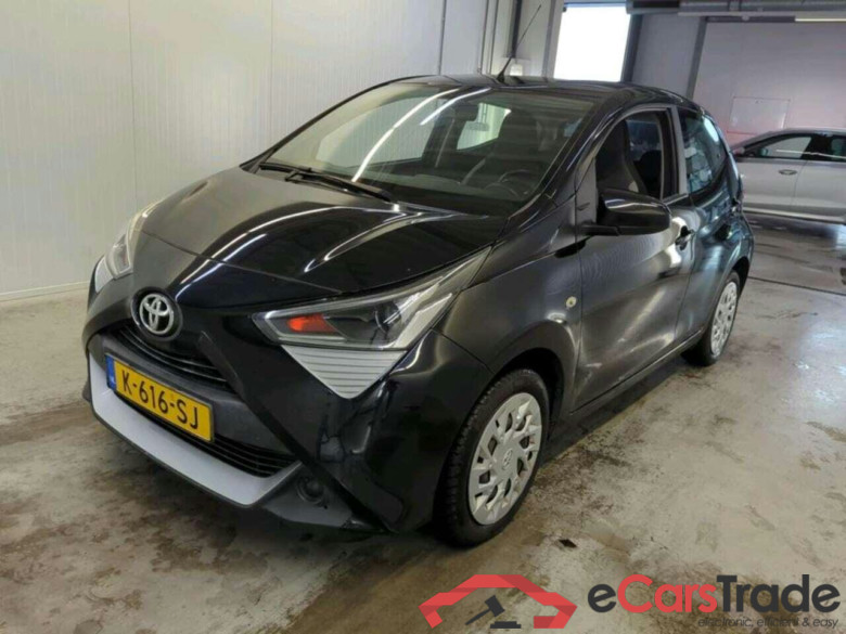 TOYOTA Aygo 1.0 VVT-i x-play