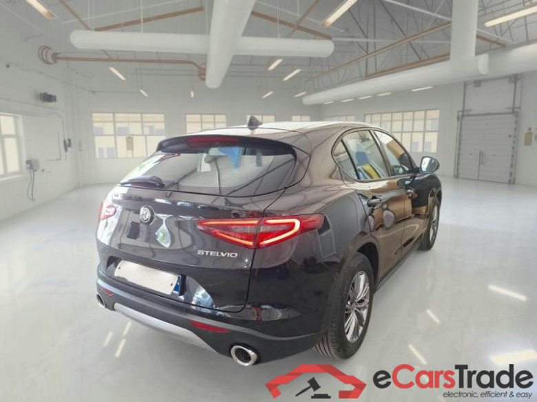 ALFA ROMEO STELVIO / 2017 / 5P / SUV 2.2 TURBO DIESEL 160CV BUSINESS AT8 RWD #2