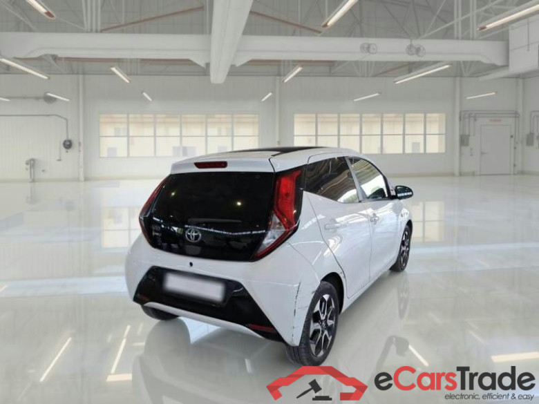 TOYOTA AYGO CONNECT / 2018 / 5P / BERLINA 1.0 VVT-I X-WAVE MMT #2