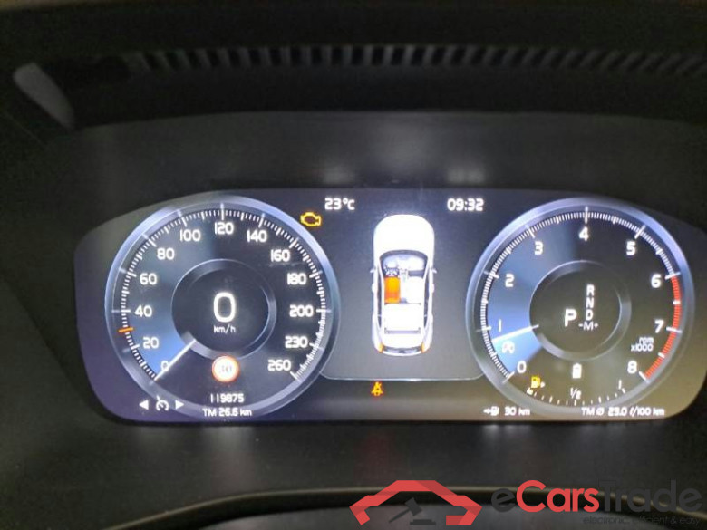 VOLVO XC40 / 2017 / 5P / SUV B4 AWD AUTOMATICO MOMENTUM PRO #4