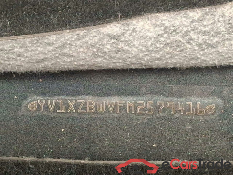 VOLVO XC40 1.5 PHEV T4 DCT CORE #5