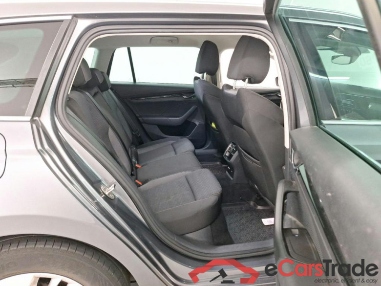 SKODA OCTAVIA COMBI 2.0 CRTDI 85KW DSG7 CLEVER #6