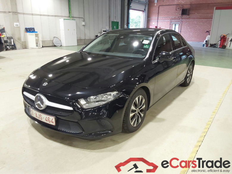MERCEDES-BENZ A-CLASS LIMOUSINE 2.0 A 180 D BUSINESS SOLUTION DCT
