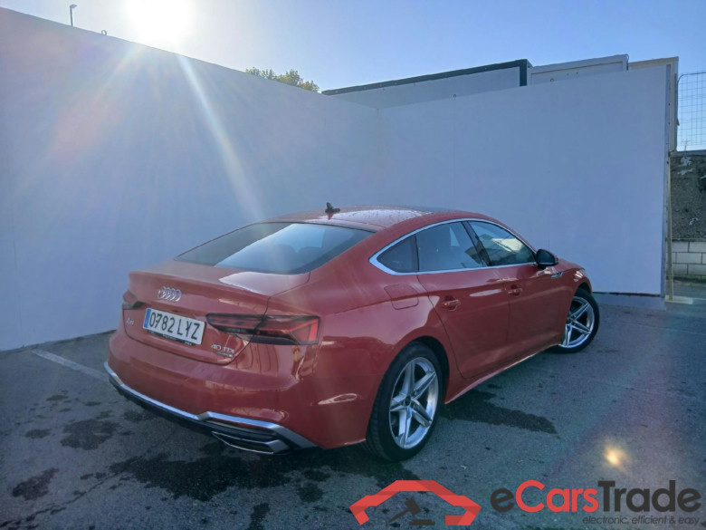 AUDI A5 / 2019 / 5P / berlina con portón S Line 40 TDI quattro S tronic Sportback #2