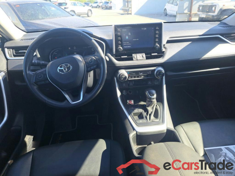 TOYOTA Rav4 / 2018 / 5P / todoterreno 2.5l 220H Advance #3