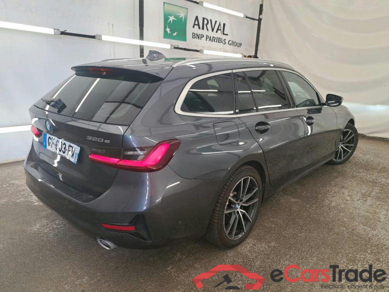 BMW Série 3 Touring / 2019 / 5P / Break 320e 204ch Business Design BVA8 Hybride #4